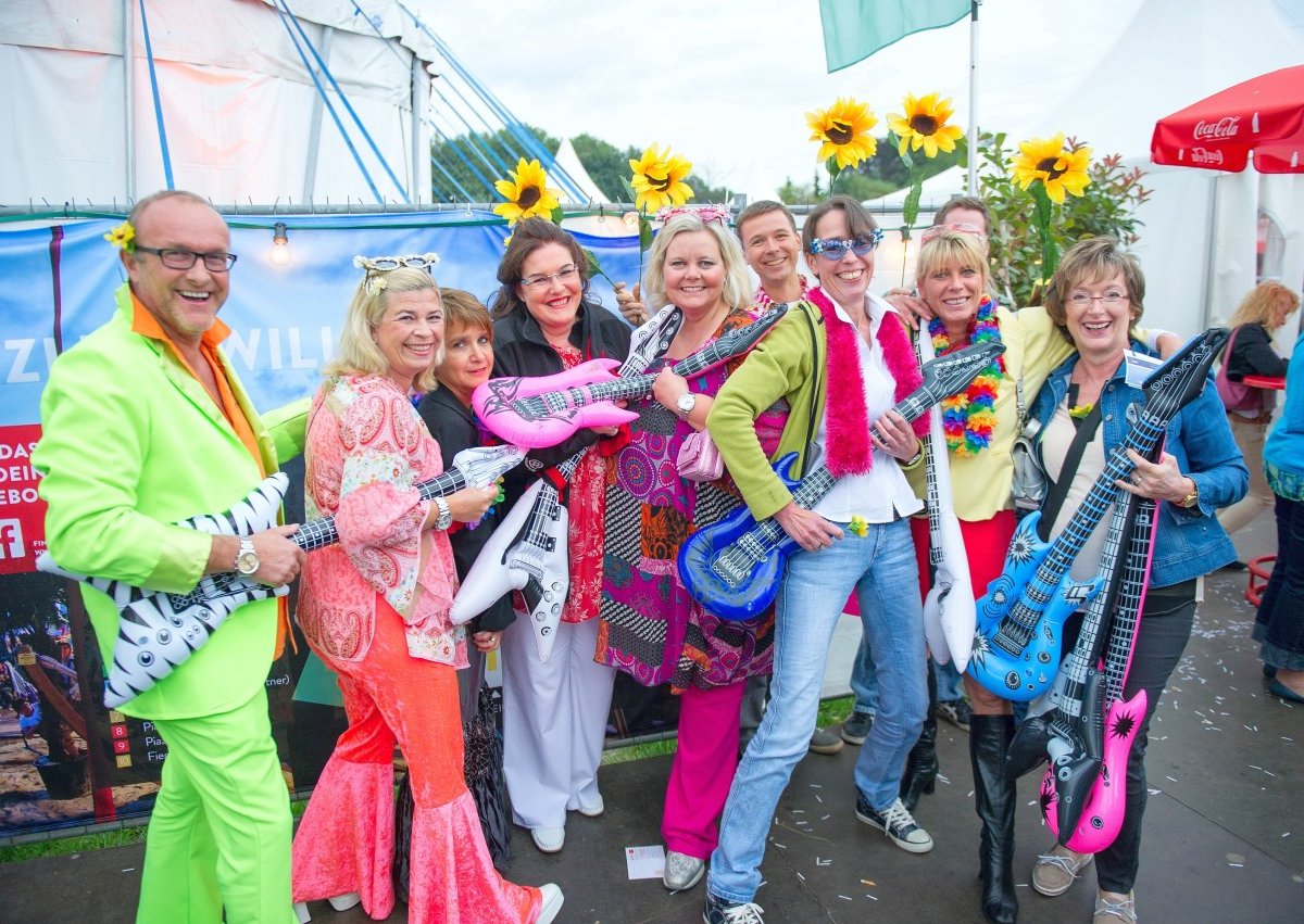 Dieter Thomas Kuhn beim Zeltfestival.jpg