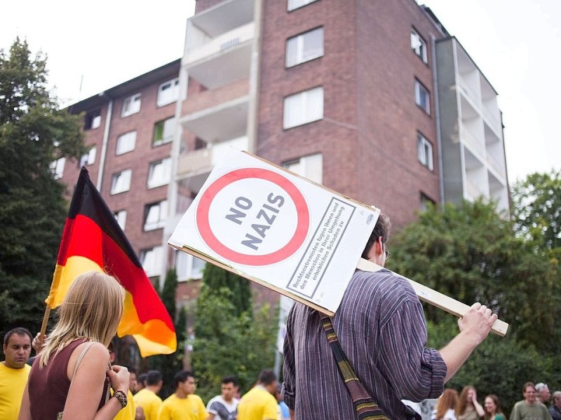 Zahlreiche Duisburger Bürger bezogen gegen die Demo der Rechtspopulisten Stellung.