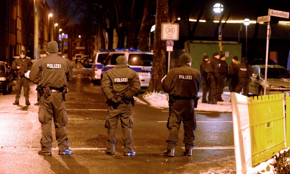 Hooligans-Hogesa-Neonazis-Konzert-Duisburg