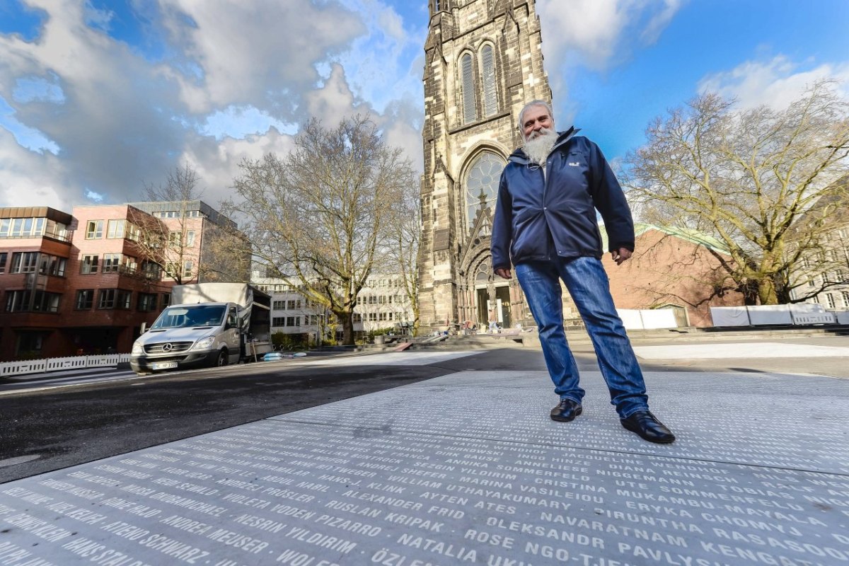 Klaus Bielfeld, Platz des europäischen Versprechens.jpg