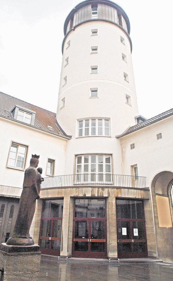 Neue Farbe für den B_M_V_-Turm.jpg
