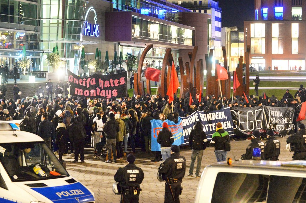 Pegida Gegendemo Duisburg.jpg