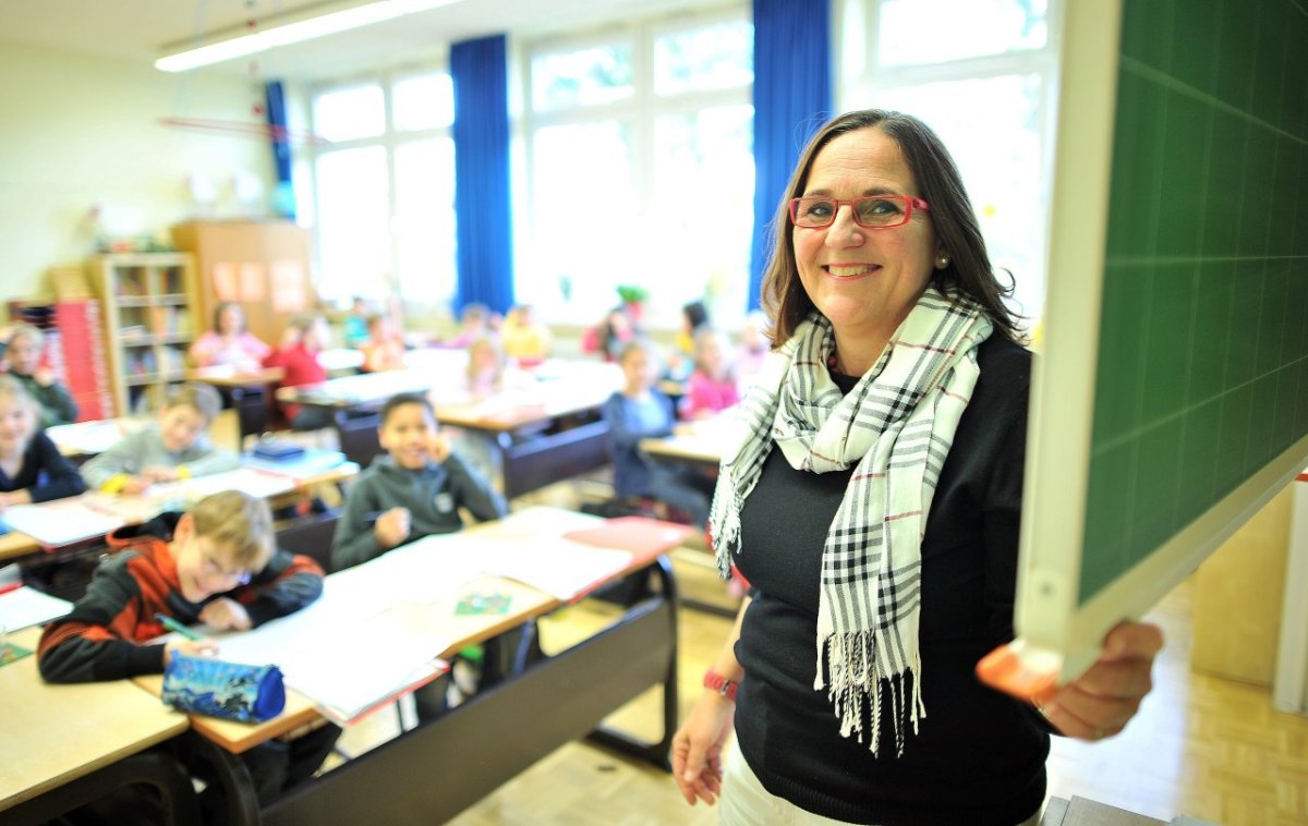 Schulleiterin Birgitta Berndsen im Unterricht Essen.jpg