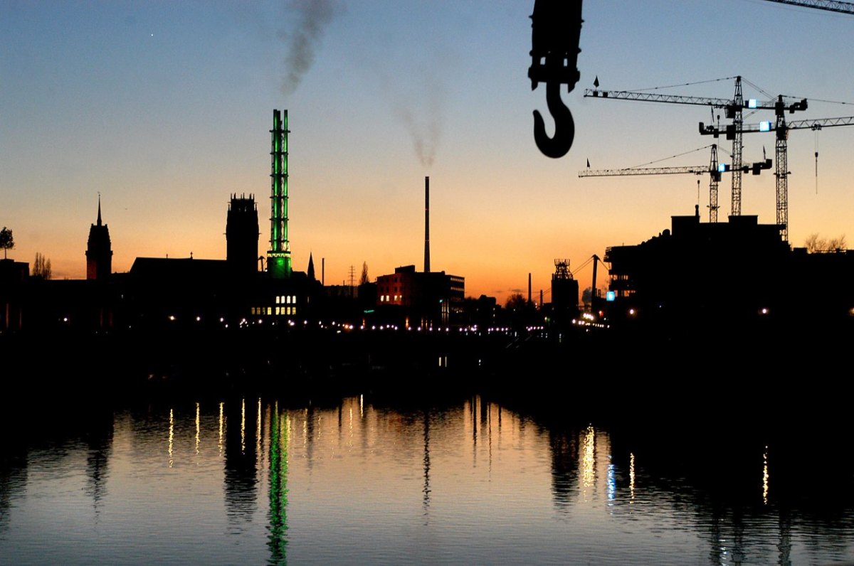 Stadtwerketurm-Duisburg-soll-abgerissen-werden.jpg