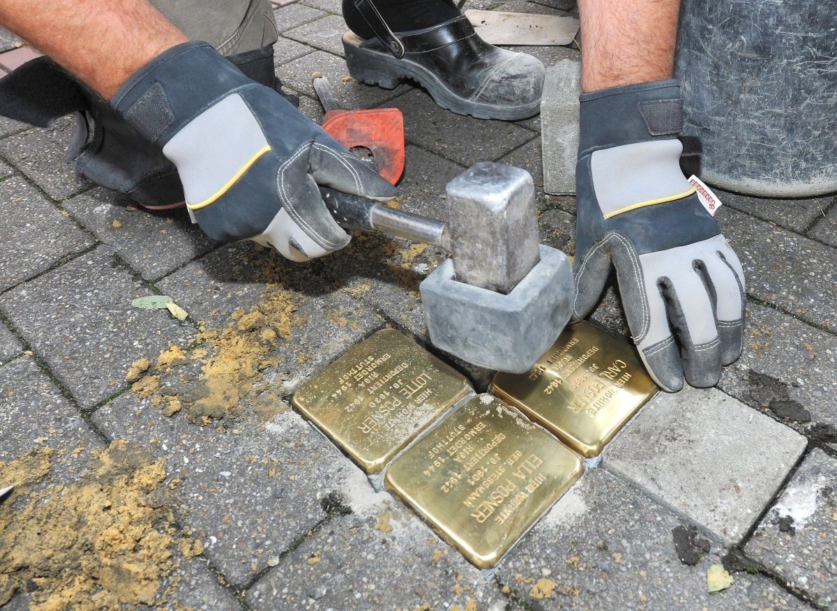 Stolpersteine in Gelsenkirchen.jpg