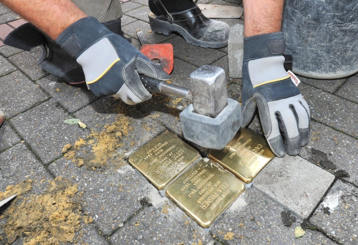 Stolpersteine in Gelsenkirchen.jpg