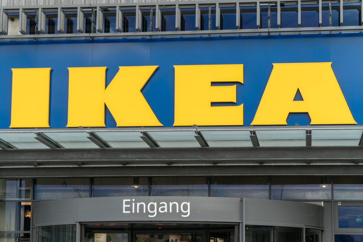 Ikea Logo Eingang eines Einrichtungshauses