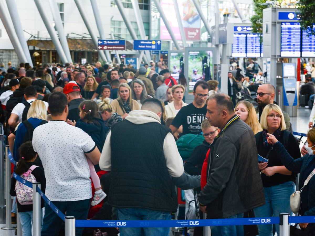 Flughafen Düsseldorf Schlangen