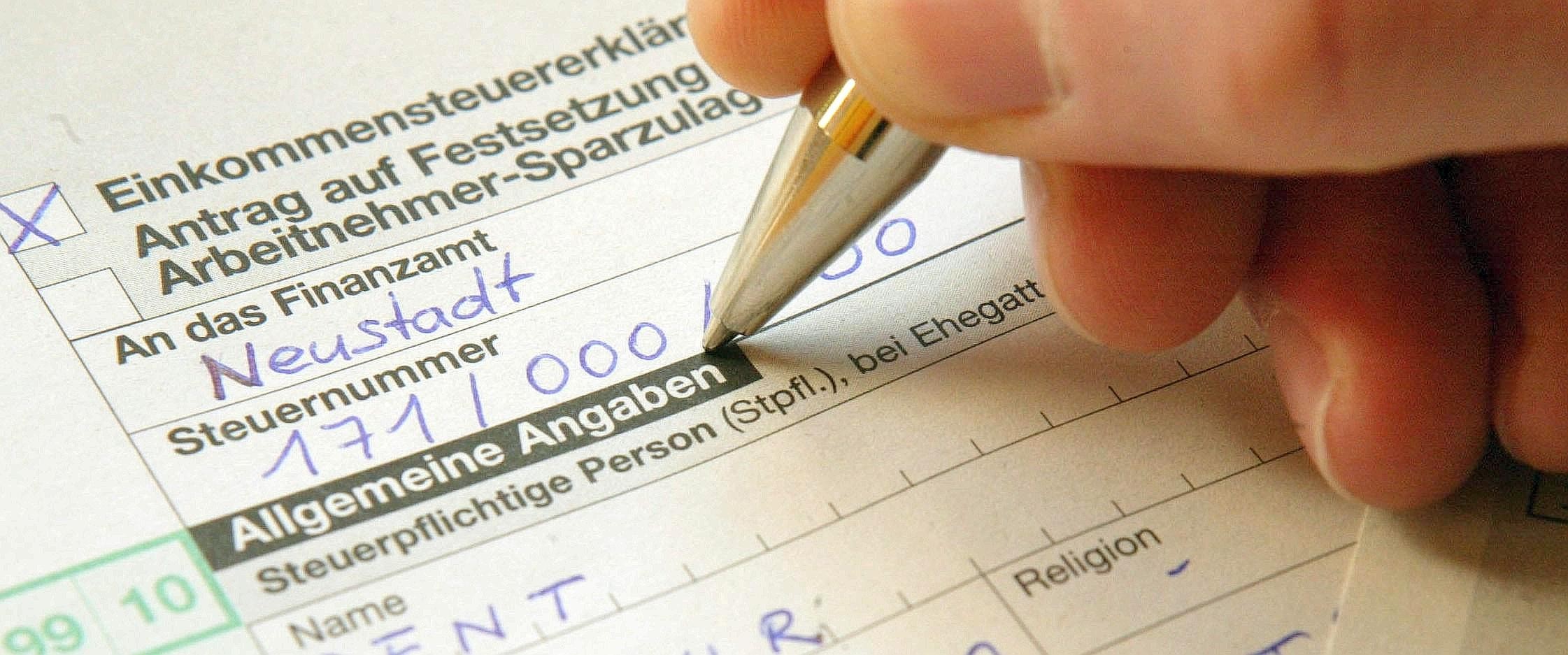 Steuerberater, Mann, 15 Jahre Berufserfahrung: 3757 Euro im Monat.