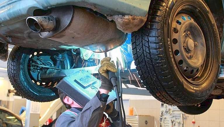 Kfz-Mechaniker, 15 Jahre Berufserfahrung: 2474 Euro im Monat.