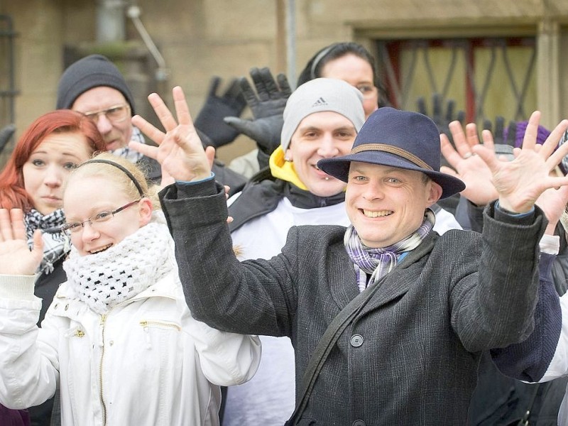 Diese Duisburger hoffen darauf, dass bei der Abstimmung genug Ja-Stimmen für die Abwahl des Oberbürgermeisters zusammenkommen.