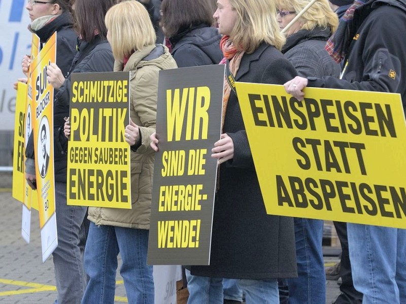 ...beschleunigen zu wollen. Gerade nach der Reaktorkatastrophe von Fukushima will eine überwältigende...