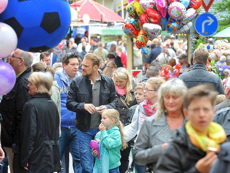 Sterkrader Fronleichnamskirmes in OberhausenFoto: Gerd Wallhorn/WAZ FotoPool