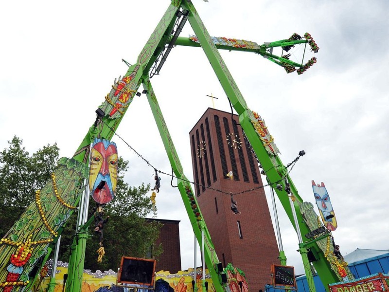 Sterkrader Fronleichnamskirmes in OberhausenFoto: Gerd Wallhorn/WAZ FotoPool