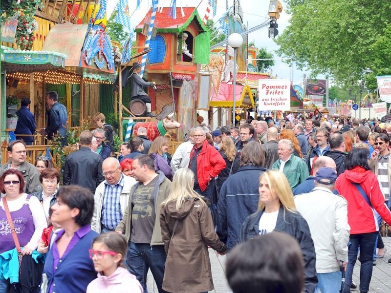 Sterkrader Fronleichnamskirmes in OberhausenFoto: Gerd Wallhorn/WAZ FotoPool