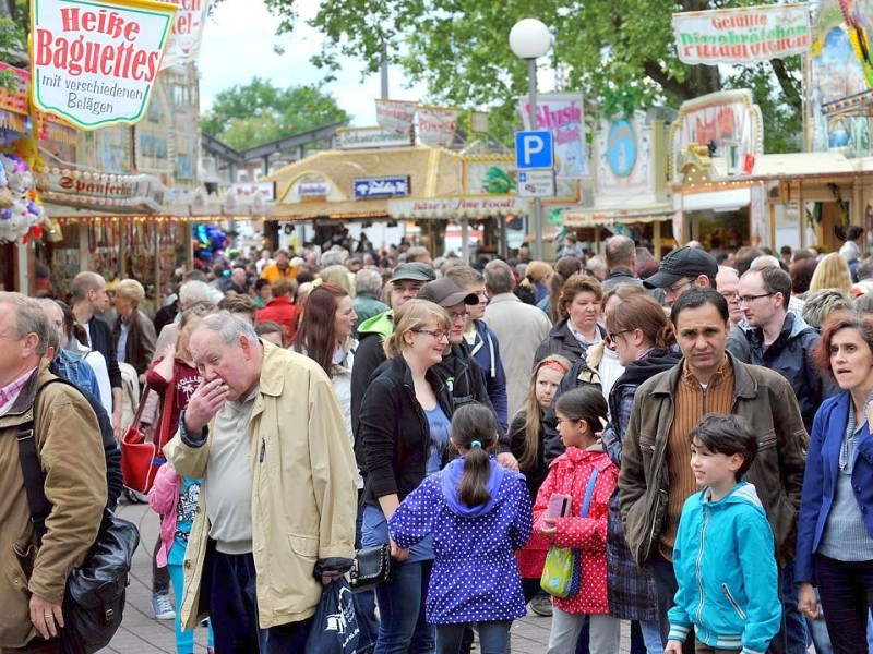 Sterkrader Fronleichnamskirmes in OberhausenFoto: Gerd Wallhorn/WAZ FotoPool