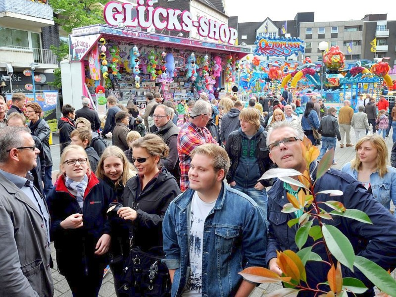 Sterkrader Fronleichnamskirmes in OberhausenFoto: Gerd Wallhorn/WAZ FotoPool