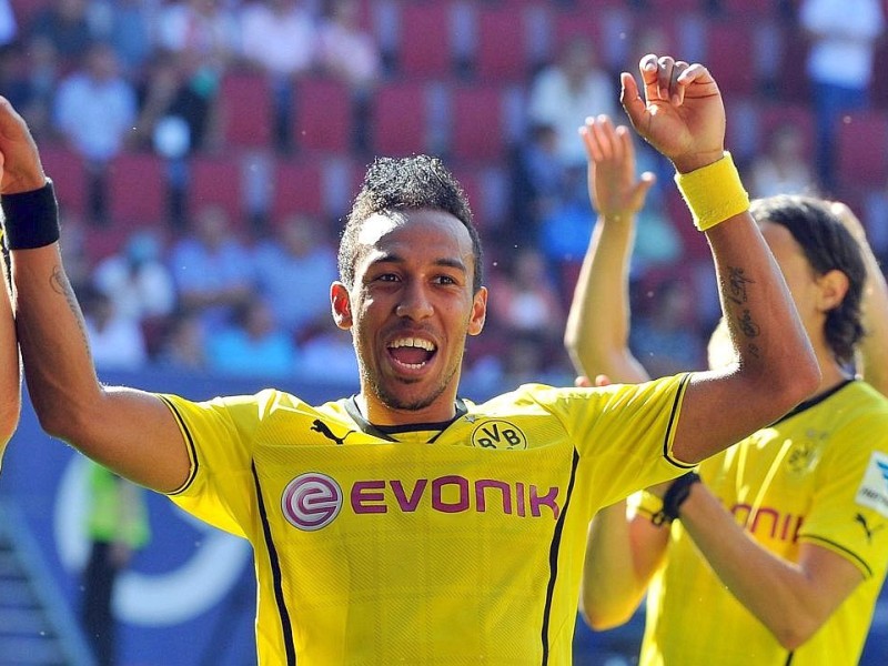 Der BVB setzte sich beim FC Augsburg mit 4:0 durch. Pierre-Emerick Aubameyang erzielte drei Tore. Außerdem verwandelte Robert Lewandowski einen Foulelfmeter.
