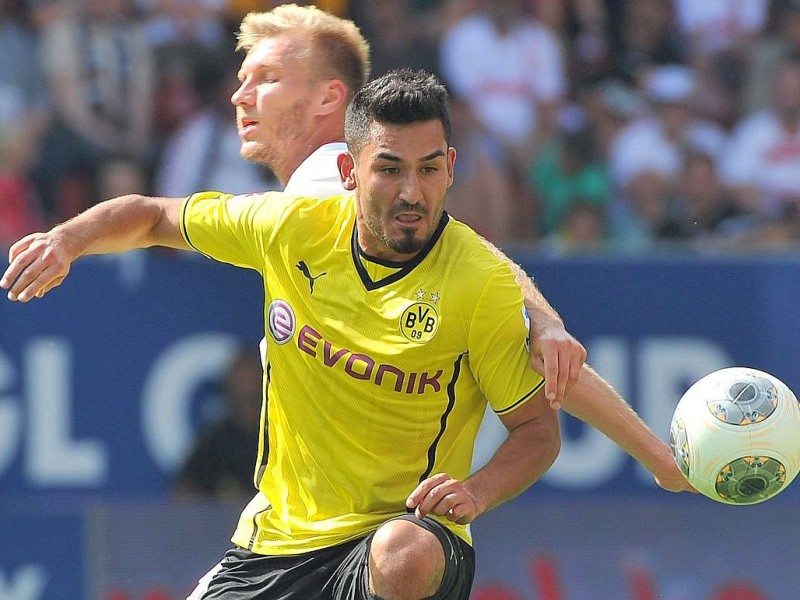 Der BVB setzte sich beim FC Augsburg mit 4:0 durch. Pierre-Emerick Aubameyang erzielte drei Tore. Außerdem verwandelte Robert Lewandowski einen Foulelfmeter.