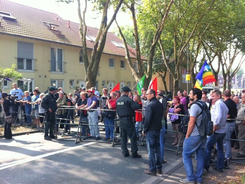 Zahlreiche Duisburger Bürger bezogen gegen die Demo der Rechtspopulisten Stellung.