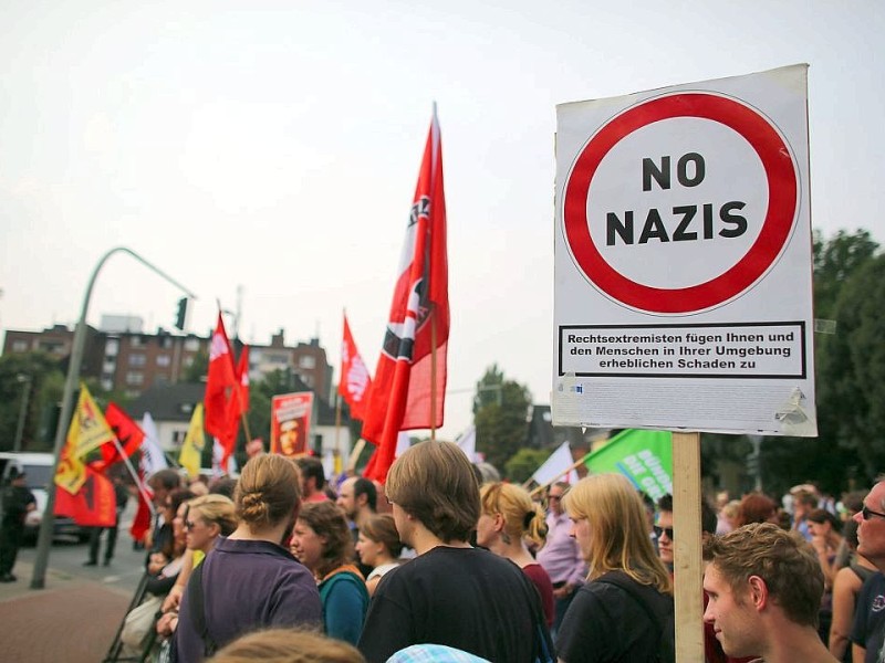 Zahlreiche Duisburger Bürger bezogen gegen die Demo der Rechtspopulisten Stellung.