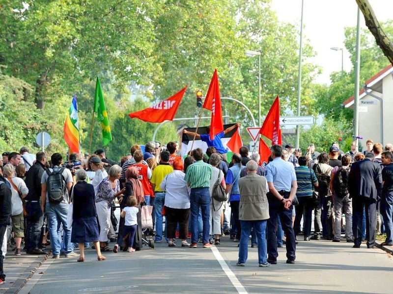 Zahlreiche Duisburger Bürger bezogen gegen die Demo der Rechtspopulisten Stellung.