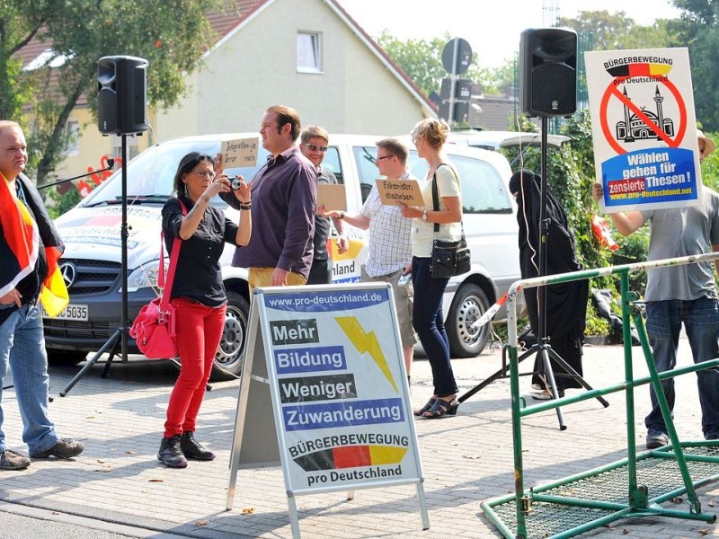 Zahlreiche Duisburger Bürger bezogen gegen die Demo der Rechtspopulisten Stellung.