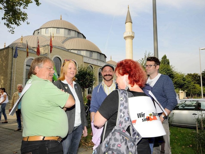 Zahlreiche Duisburger Bürger bezogen gegen die Demo der Rechtspopulisten Stellung.