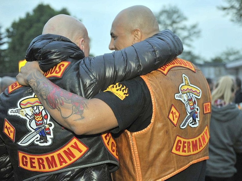 Oberhausener Bandidos vom Chapter El Centro weihen ihr neues Clubheim in Sterkrade mit mehreren hundert Rockern ein.