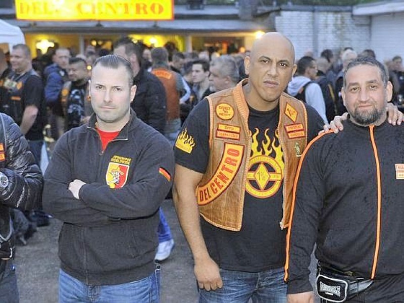 Führungsriege der Bandidos Oberhausen. Oberhausener Bandidos vom Chapter El Centro weihen ihr neues Clubheim in Sterkrade mit mehreren hundert Rockern ein.
