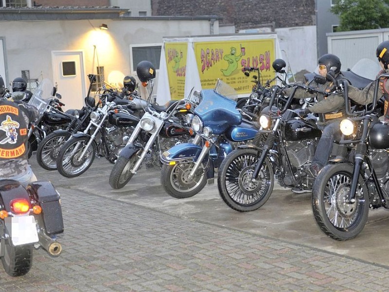 Oberhausener Bandidos vom Chapter El Centro weihen ihr neues Clubheim in Sterkrade mit mehreren hundert Rockern ein.
