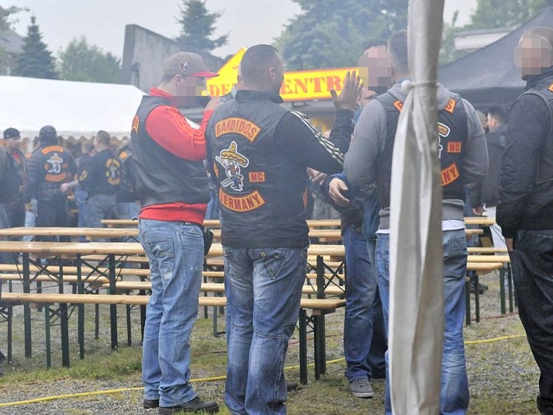Oberhausener Bandidos vom Chapter El Centro weihen ihr neues Clubheim in Sterkrade mit mehreren hundert Rockern ein.