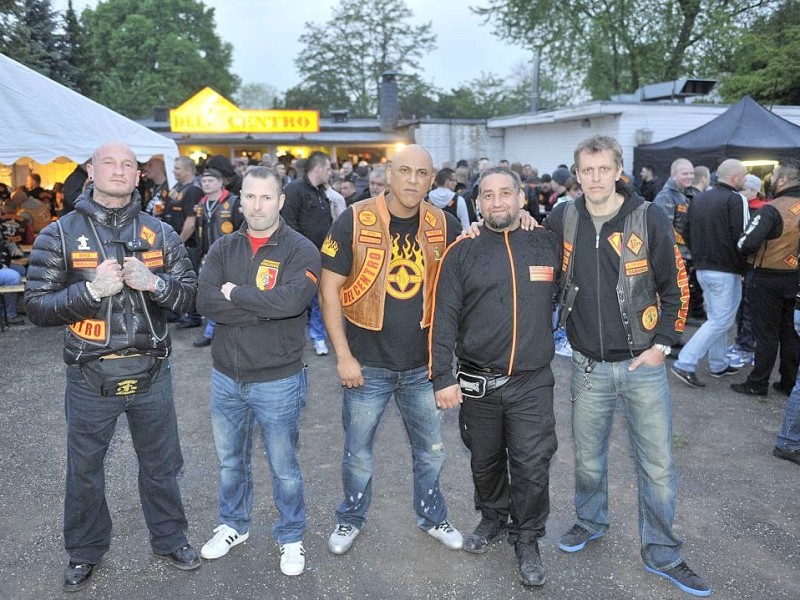 Führungsriege der Bandidos Oberhausen. Oberhausener Bandidos vom Chapter El Centro weihen ihr neues Clubheim in Sterkrade mit mehreren hundert Rockern ein.