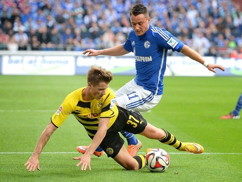 Im 145. Revierderby zwischen Schalke 04 und Borussia Dortmund gingen die Schalker schon früh in der ersten Hälfte in Führung. Es trafen Joel Matip und Eric-Maxim Choupou-Moting. Der Anschlusstreffer von BVB-Stürmer Pierre-Emerick Aubameyang reichte für die Borussia nicht, um das Spiel zu drehen.