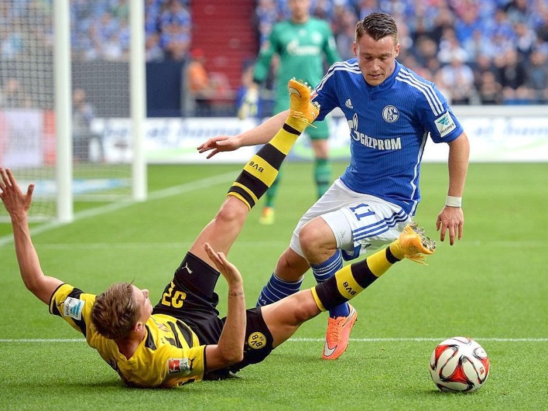 Im 145. Revierderby zwischen Schalke 04 und Borussia Dortmund gingen die Schalker schon früh in der ersten Hälfte in Führung. Es trafen Joel Matip und Eric-Maxim Choupou-Moting. Der Anschlusstreffer von BVB-Stürmer Pierre-Emerick Aubameyang reichte für die Borussia nicht, um das Spiel zu drehen.