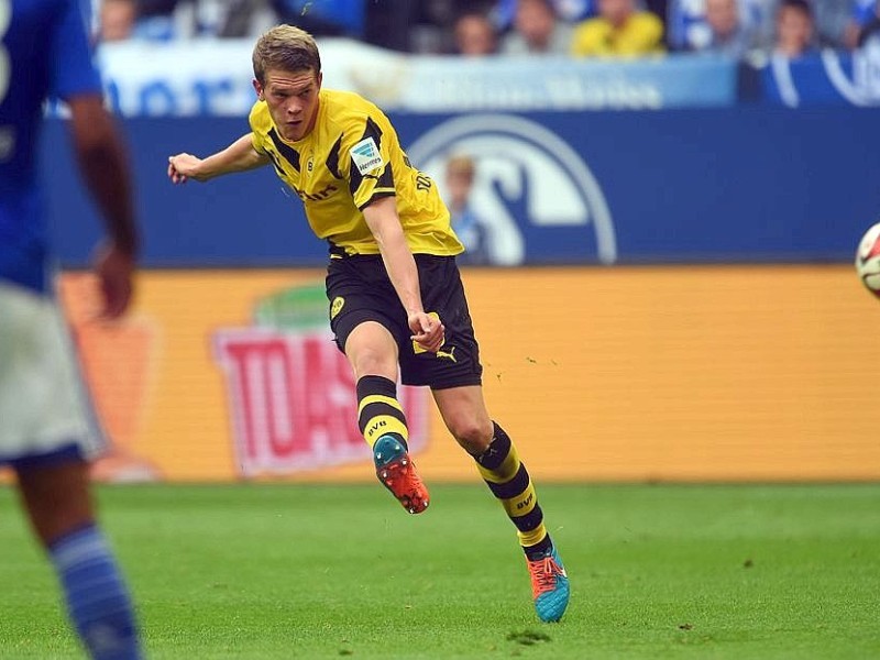 Im 145. Revierderby zwischen Schalke 04 und Borussia Dortmund gingen die Schalker schon früh in der ersten Hälfte in Führung. Es trafen Joel Matip und Eric-Maxim Choupou-Moting. Der Anschlusstreffer von BVB-Stürmer Pierre-Emerick Aubameyang reichte für die Borussia nicht, um das Spiel zu drehen.