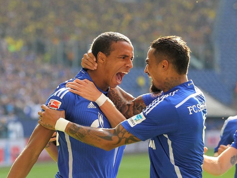 Im 145. Revierderby zwischen Schalke 04 und Borussia Dortmund gingen die Schalker schon früh in der ersten Hälfte in Führung. Es trafen Joel Matip und Eric-Maxim Choupou-Moting. Der Anschlusstreffer von BVB-Stürmer Pierre-Emerick Aubameyang reichte für die Borussia nicht, um das Spiel zu drehen.