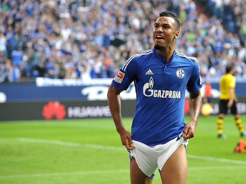 Im 145. Revierderby zwischen Schalke 04 und Borussia Dortmund gingen die Schalker schon früh in der ersten Hälfte in Führung. Es trafen Joel Matip und Eric-Maxim Choupou-Moting. Der Anschlusstreffer von BVB-Stürmer Pierre-Emerick Aubameyang reichte für die Borussia nicht, um das Spiel zu drehen.