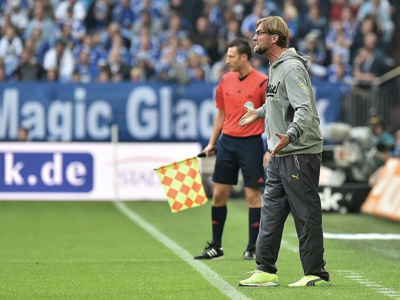 Im 145. Revierderby zwischen Schalke 04 und Borussia Dortmund gingen die Schalker schon früh in der ersten Hälfte in Führung. Es trafen Joel Matip und Eric-Maxim Choupou-Moting. Der Anschlusstreffer von BVB-Stürmer Pierre-Emerick Aubameyang reichte für die Borussia nicht, um das Spiel zu drehen.