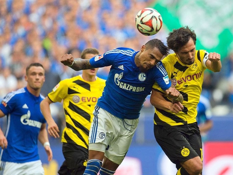 Im 145. Revierderby zwischen Schalke 04 und Borussia Dortmund gingen die Schalker schon früh in der ersten Hälfte in Führung. Es trafen Joel Matip und Eric-Maxim Choupou-Moting. Der Anschlusstreffer von BVB-Stürmer Pierre-Emerick Aubameyang reichte für die Borussia nicht, um das Spiel zu drehen.