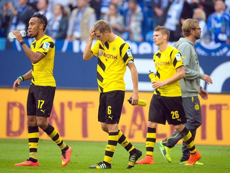 Im 145. Revierderby zwischen Schalke 04 und Borussia Dortmund gingen die Schalker schon früh in der ersten Hälfte in Führung. Es trafen Joel Matip und Eric-Maxim Choupou-Moting. Der Anschlusstreffer von BVB-Stürmer Pierre-Emerick Aubameyang reichte für die Borussia nicht, um das Spiel zu drehen.