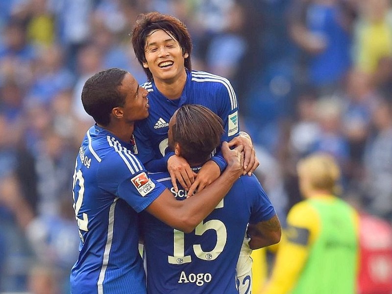 Im 145. Revierderby zwischen Schalke 04 und Borussia Dortmund gingen die Schalker schon früh in der ersten Hälfte in Führung. Es trafen Joel Matip und Eric-Maxim Choupou-Moting. Der Anschlusstreffer von BVB-Stürmer Pierre-Emerick Aubameyang reichte für die Borussia nicht, um das Spiel zu drehen.