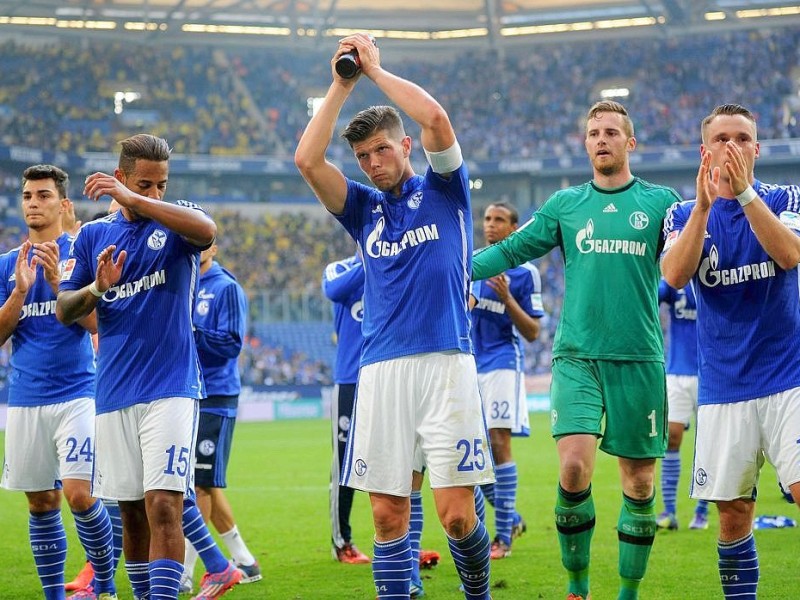 Im 145. Revierderby zwischen Schalke 04 und Borussia Dortmund gingen die Schalker schon früh in der ersten Hälfte in Führung. Es trafen Joel Matip und Eric-Maxim Choupou-Moting. Der Anschlusstreffer von BVB-Stürmer Pierre-Emerick Aubameyang reichte für die Borussia nicht, um das Spiel zu drehen.