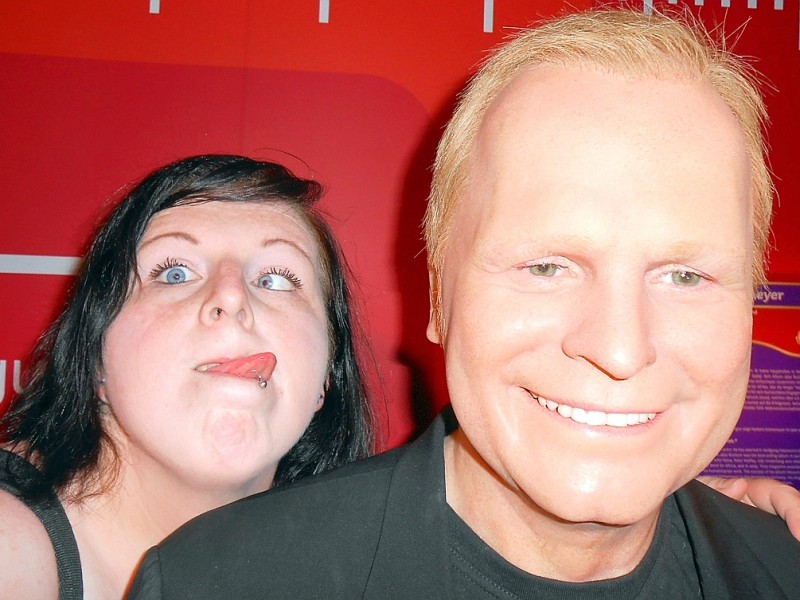 Susanne Claus: Zwar hat Herbert eine Madame-Toussauds-Figur verdient, aber nicht in Berlin. Wir gehören nach Bochum, tief in Westen! Deswegen gab es das Fratzen-Selfie!