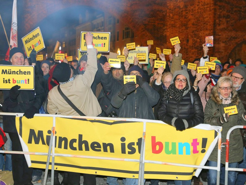 In München gingen 20.000 Menschen gegen Fremdenhass auf die Straße.