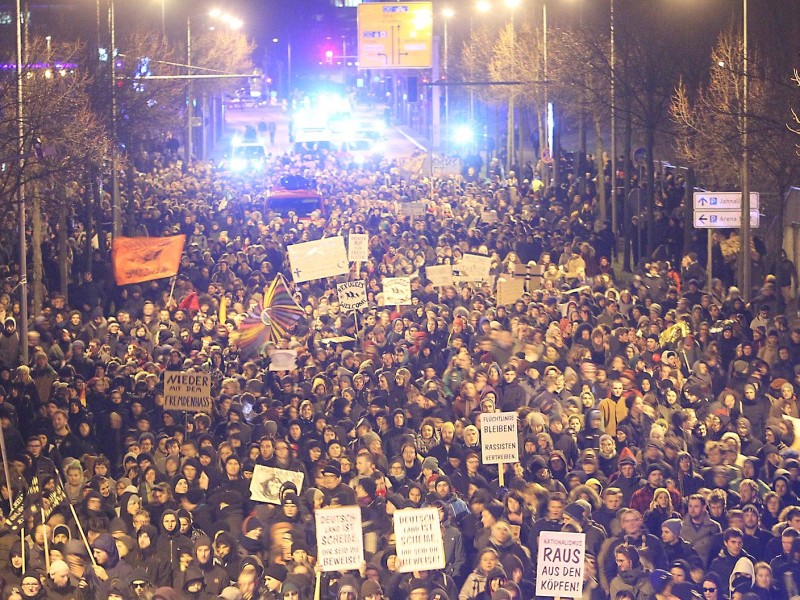 30.000 Pegida-Gegner gingen in Leipzig auf die Straße – und rund 3000 Pegida-Anhänger.