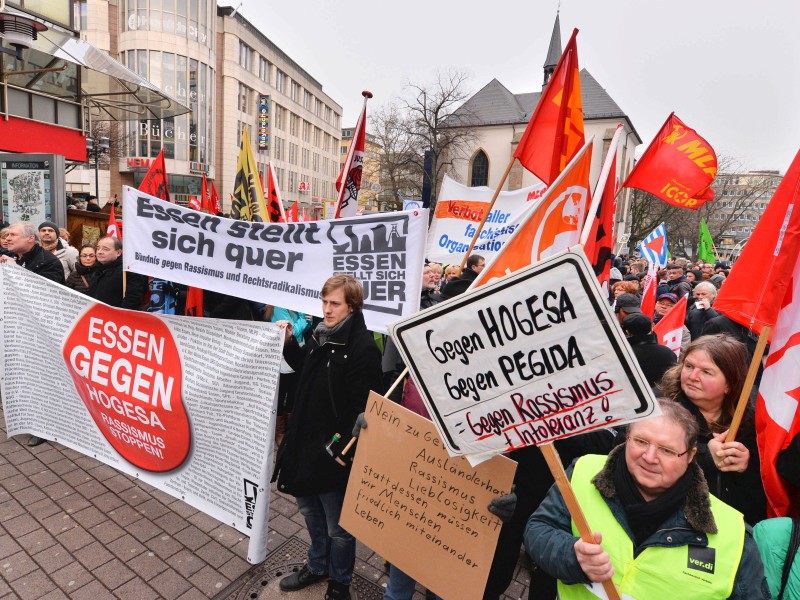 Einige tausend Menschen, so die Einschätzung der Polizei, kamen zur Demo und anschließenden Kundgebung auf dem Willy-Brandt-Platz zusammen. Foto: Ulrich von Born
