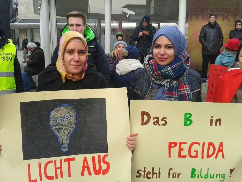 Einige tausend Menschen, so die Einschätzung der Polizei, kamen zur Demo und anschließenden Kundgebung auf dem Willy-Brandt-Platz zusammen. Foto: Ulrich von Born