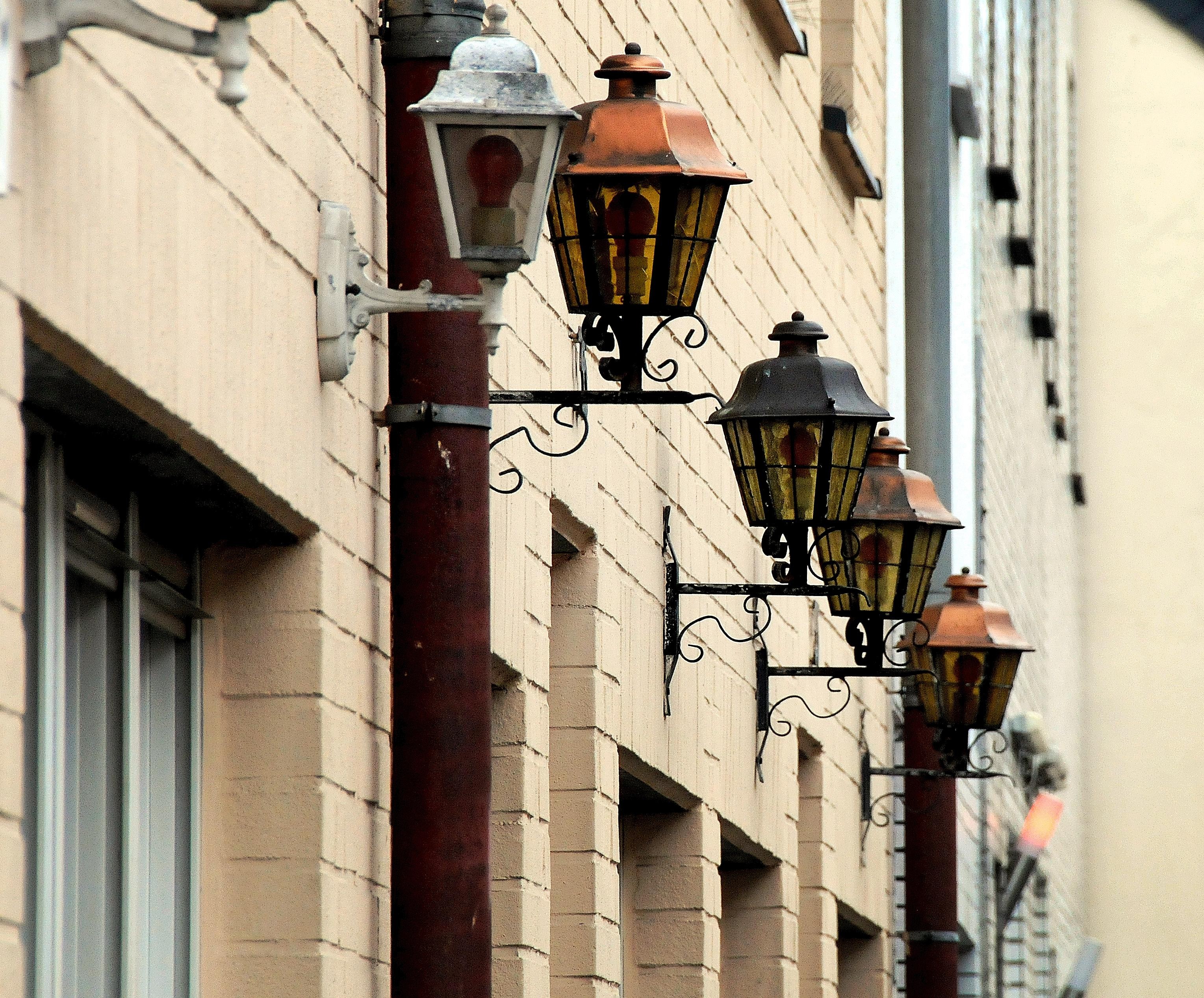Die Betreiber eines Bordells an der Flasshofstraße in Oberhausen laden zu einer Besichtigung ein.Foto: Gerd Wallhorn/WAZ FotoPool