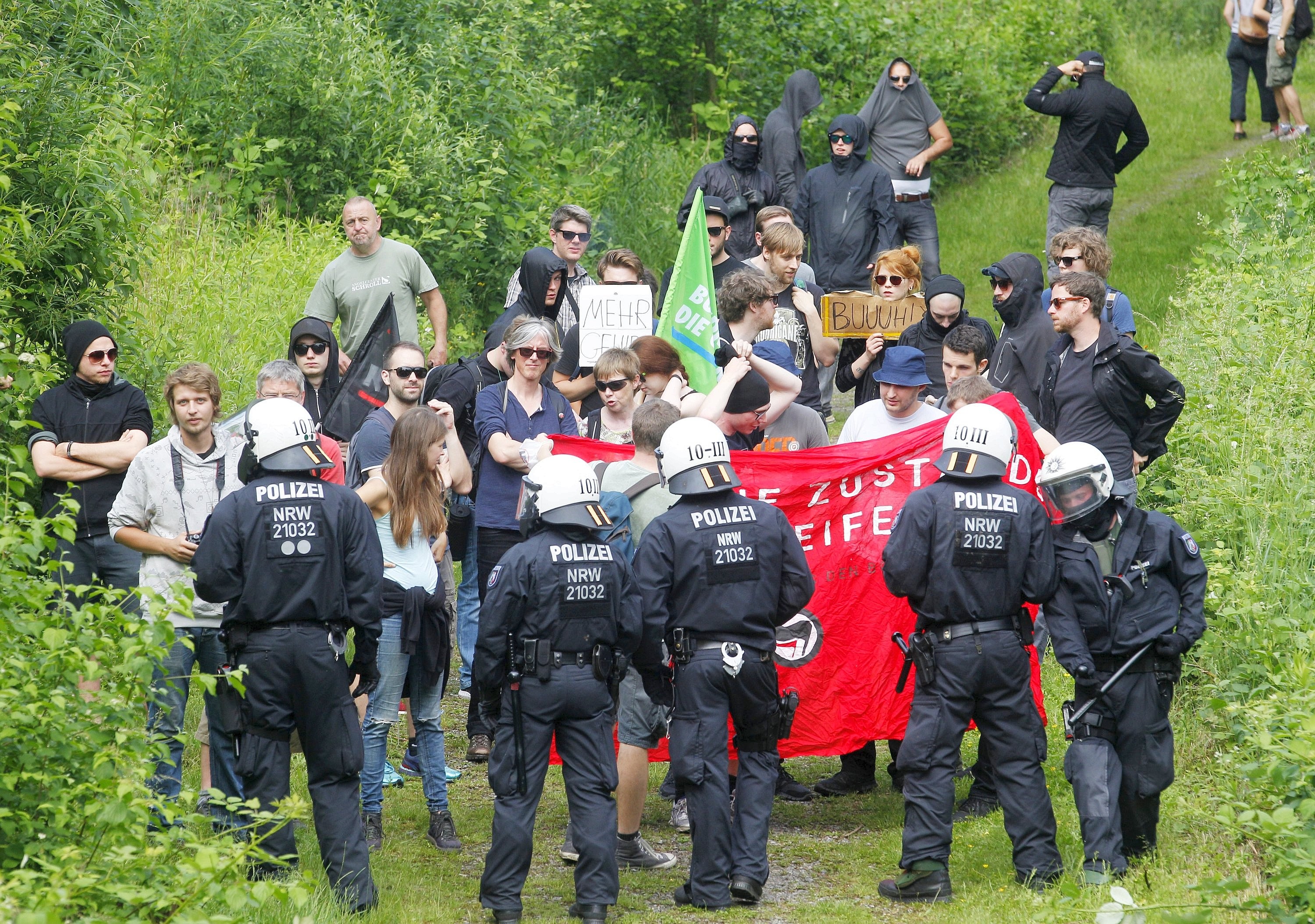Rund 1000 Neonazis marschierten am 4.6. durch Dortmund.